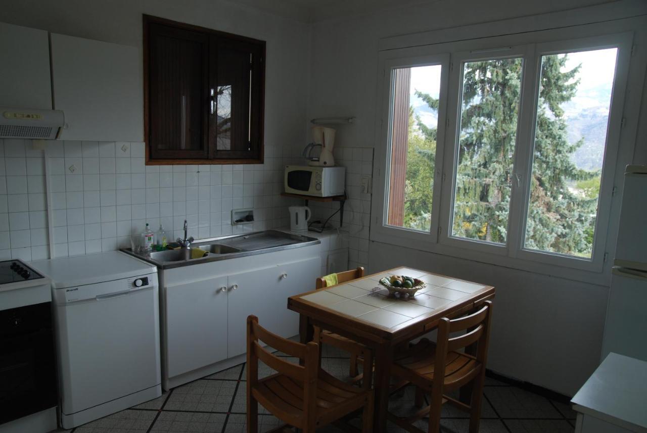 Spacious Home At The Heart Of Saint Ismier Buitenkant foto